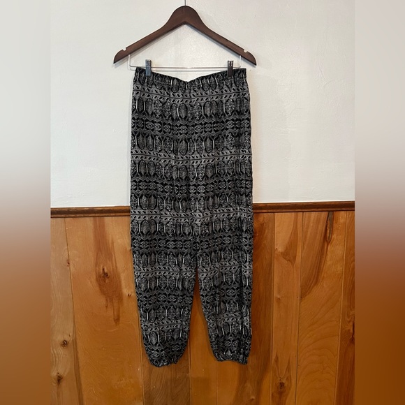 Floral Pants - Picture 5 of 5